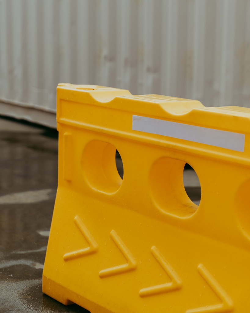 Water Barrier Yellow - 1410(L) x 180 (top width)/360 (bottom width) x 800(H)mm