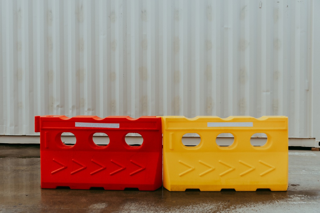 Water Barrier Yellow - 1410(L) x 180 (top width)/360 (bottom width) x 800(H)mm